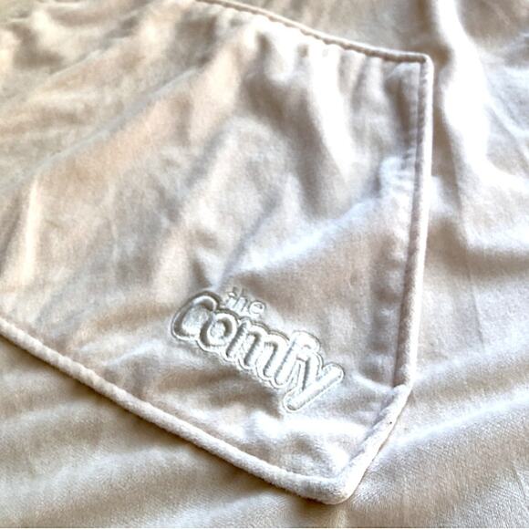 THE COMFY Original | Beige Oversized Microfiber & Sherpa Wearable Blanket - Picture 4 of 8